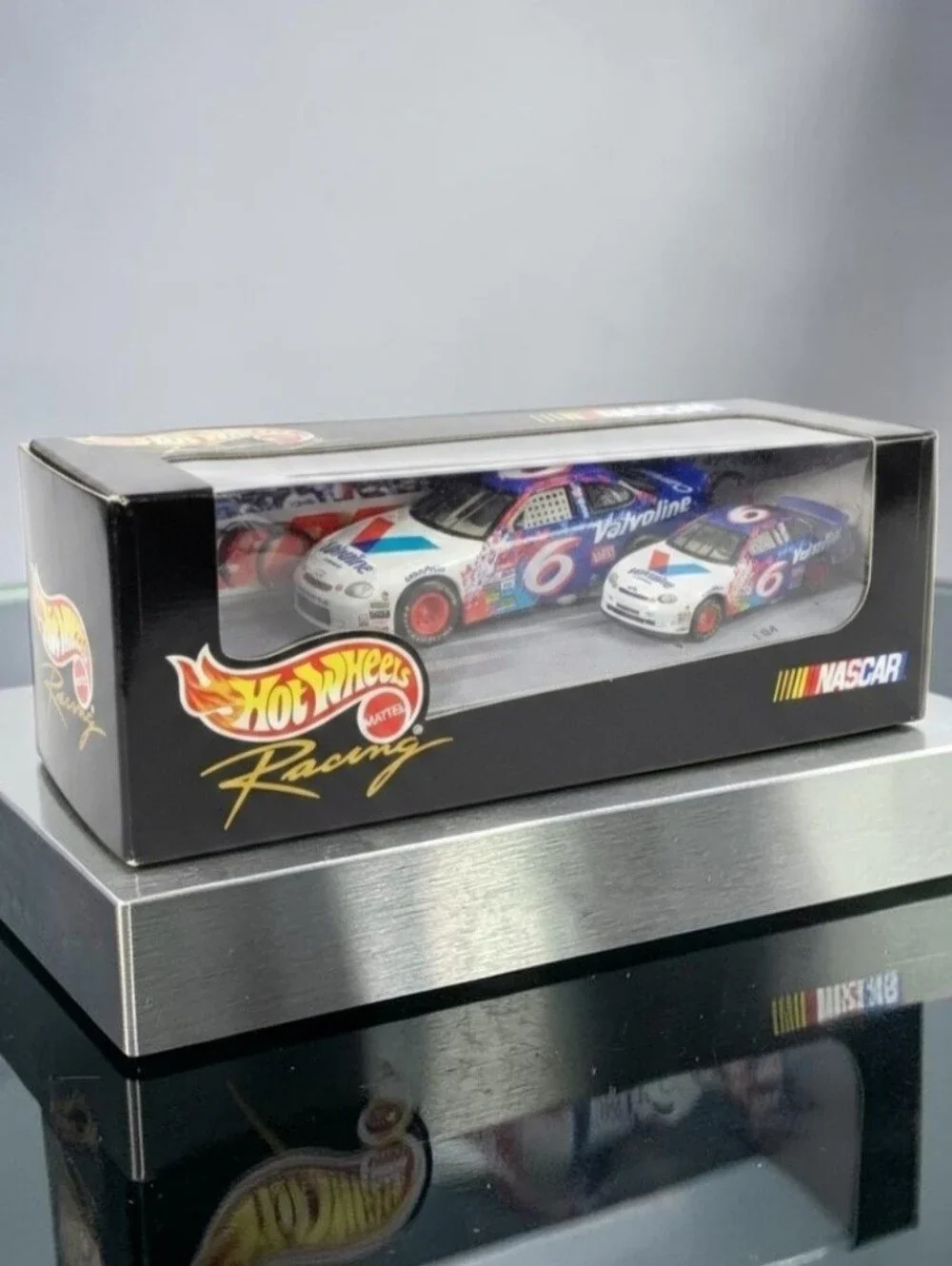 1998 Hot Wheels Racing Special 2 Car Pack Nascar #6 Valvoline 1:43 & 1:64 New In